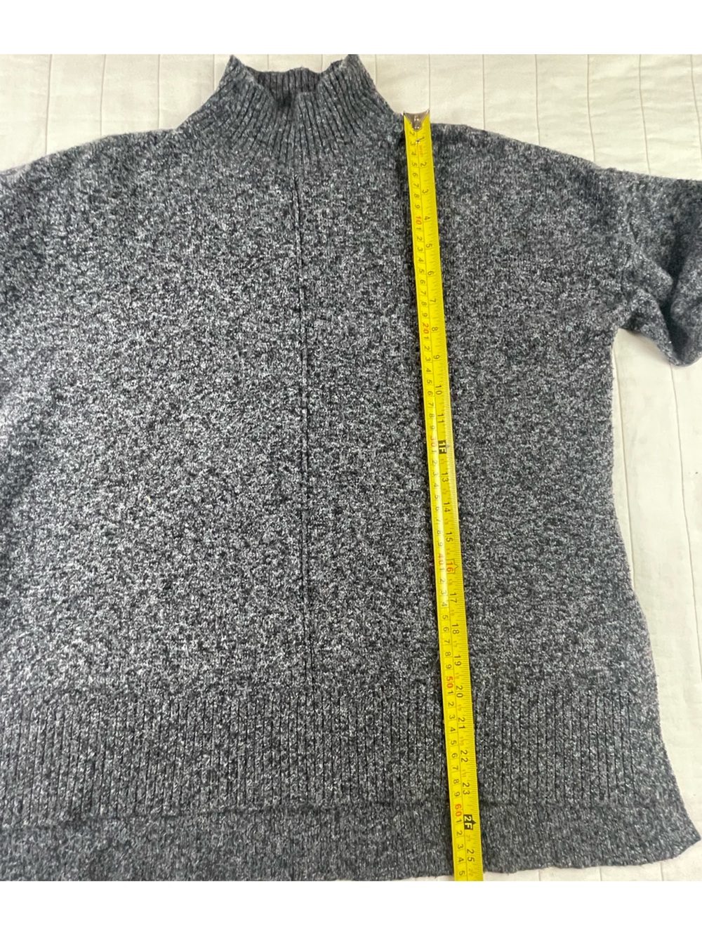 Tahari Gray Marled Turtleneck Sweater Medium (fits oversized) - Picture 4 of 8